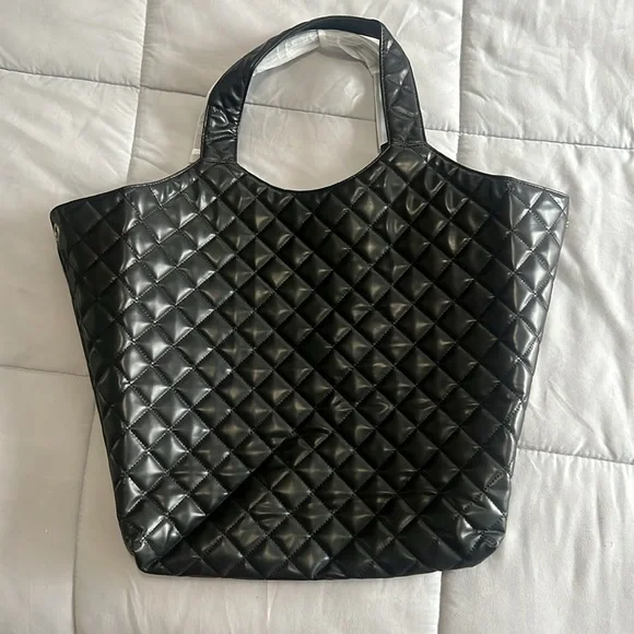 Yves Saint Laurent Black and White Quilted Tote - Picture 4 of 8